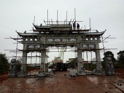 江西上饒石牌坊現場安裝